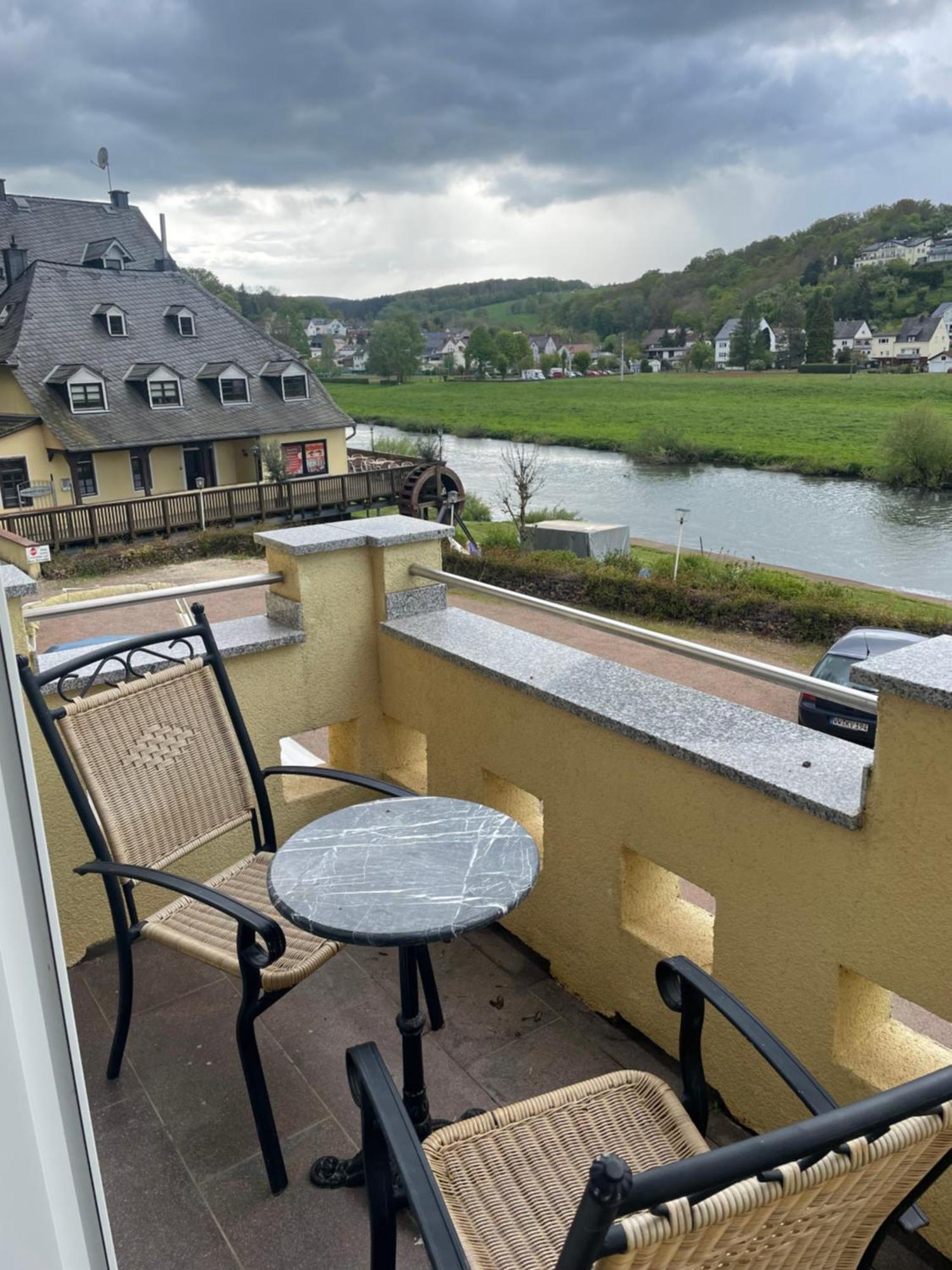 Ferienwohnung Riverside Resort Idyllisch Direkt An Der Lahn Diez Zewnętrze zdjęcie