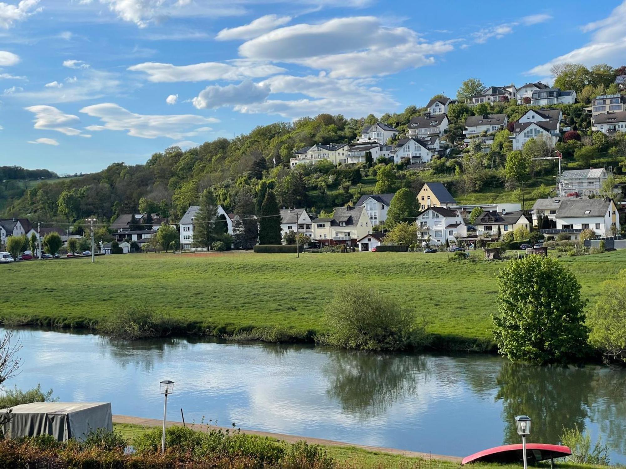 Ferienwohnung Riverside Resort Idyllisch Direkt An Der Lahn Diez Zewnętrze zdjęcie